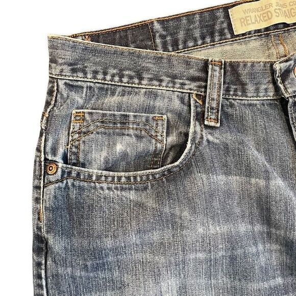 Wrangler Jeans Co. Blue Whisker Faded Cotton Relaxed Straight Jeans Size 32 X 32 - Picture 7 of 11